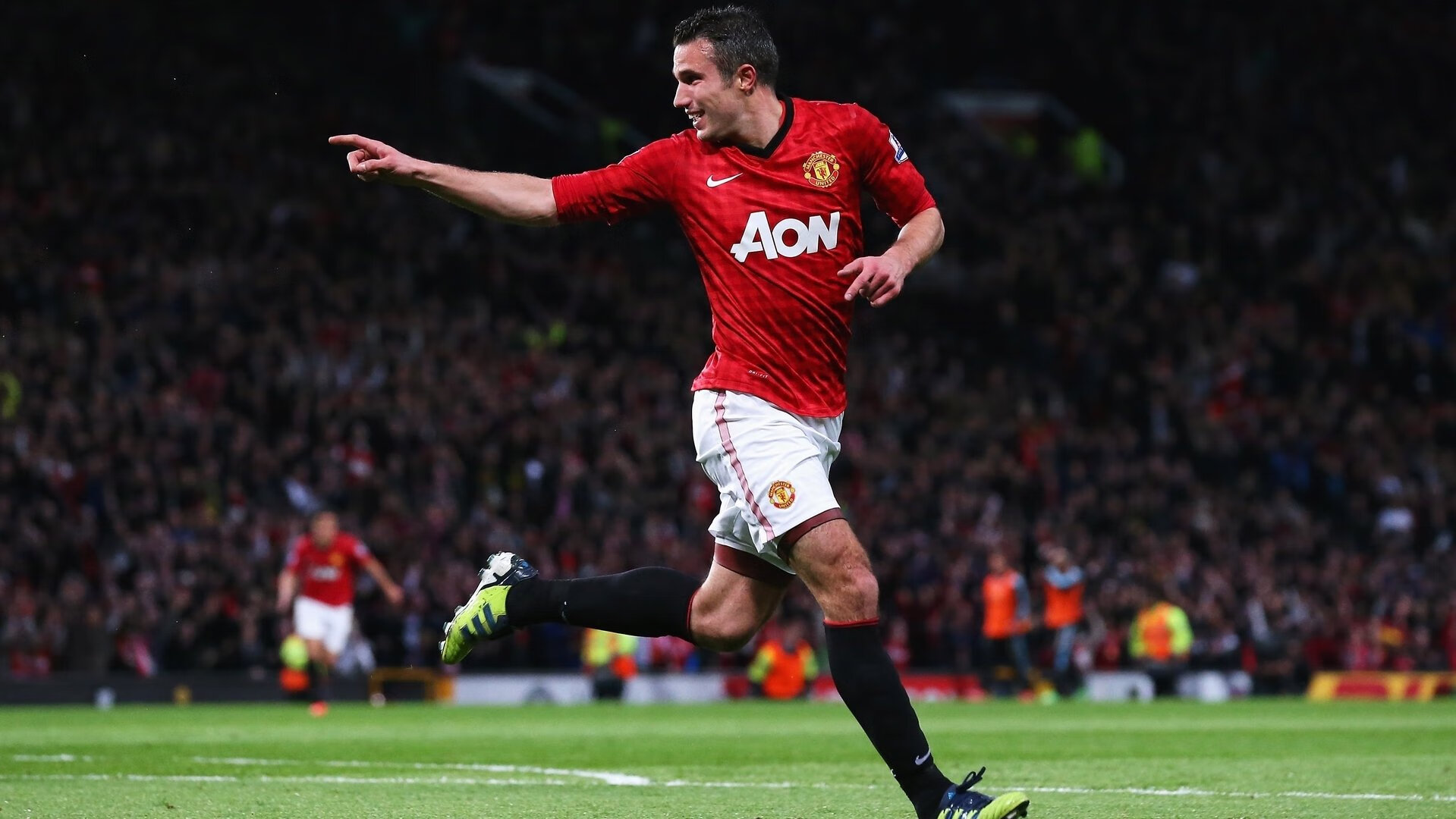 九游网页版官网-那不勒斯锋线支点吸引防守重心，那不勒斯中锋