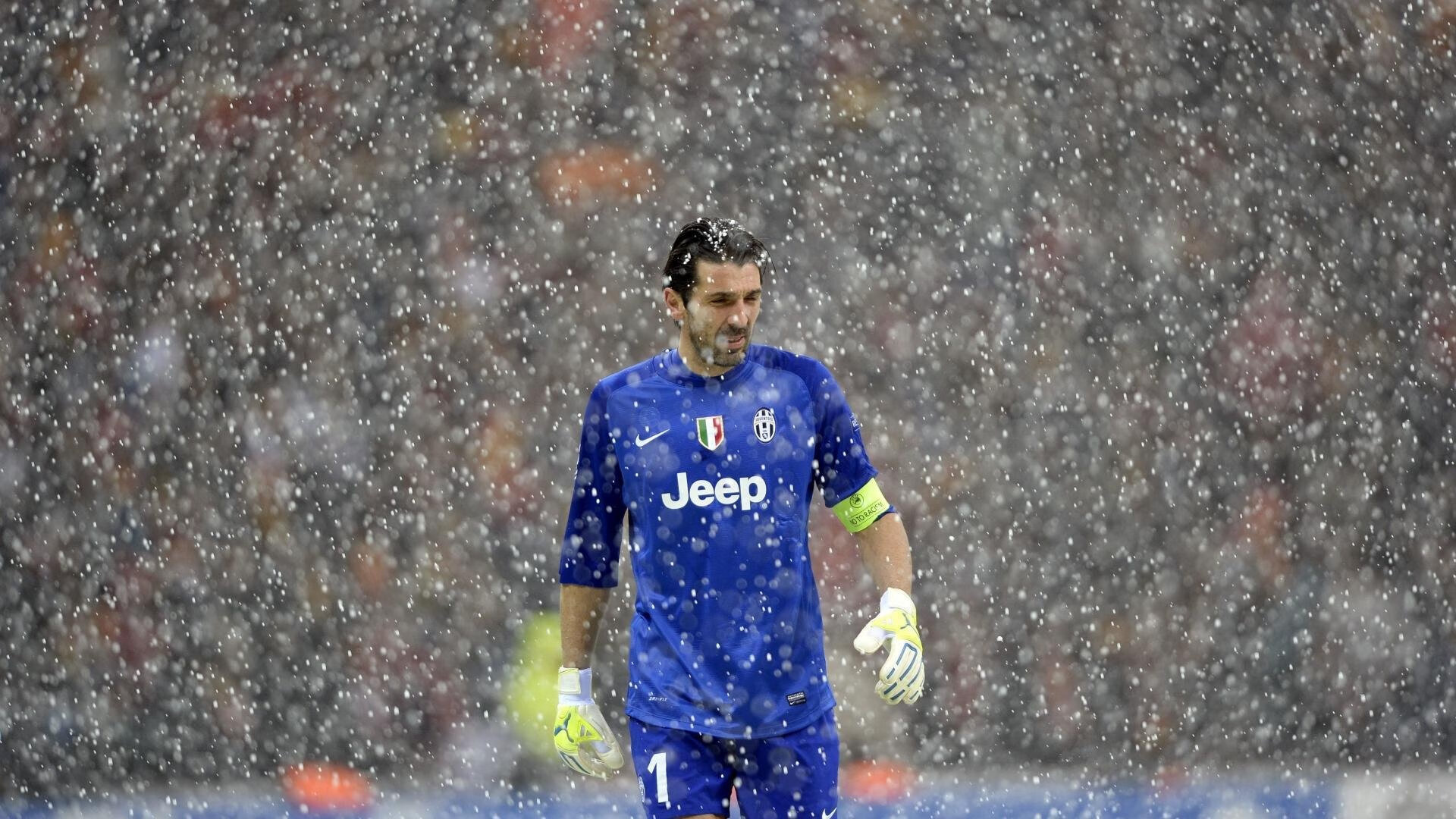 “从泥泞到雪地：极端环境下的速度较量”，我们从泥泞中走来