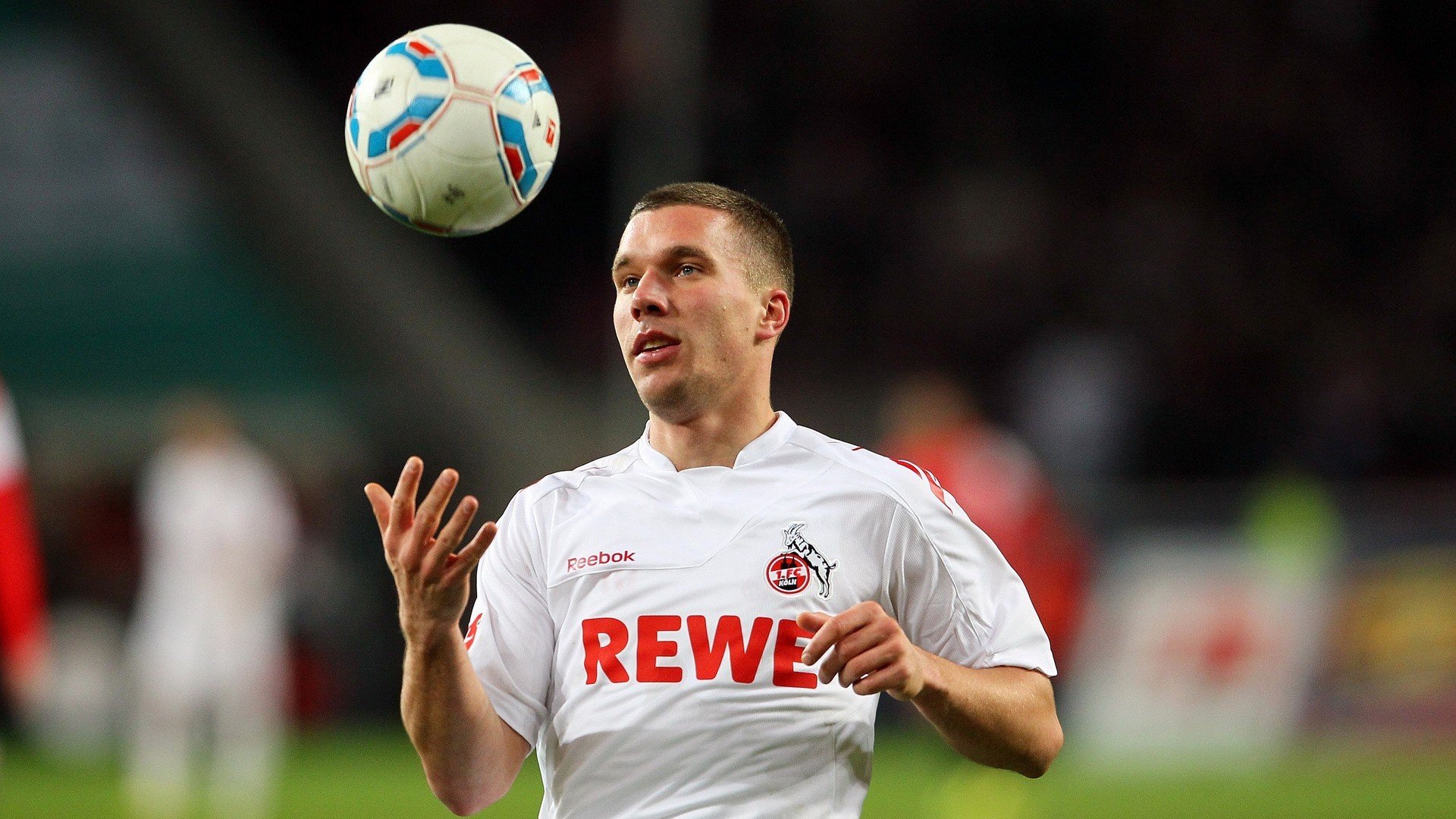 马赛引进欧洲各国球员，打造多元化阵容，马赛得欧冠